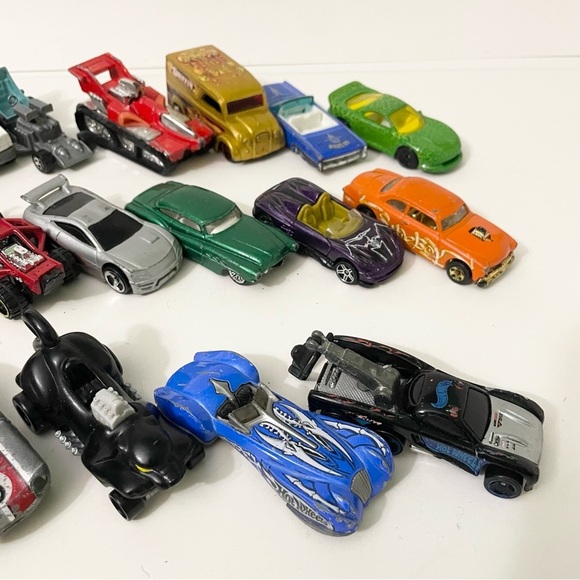 Lot of 23 Die-Cast Toy Cars Hot Wheels Matchbox Assorted Lot - Picture 9 of 16